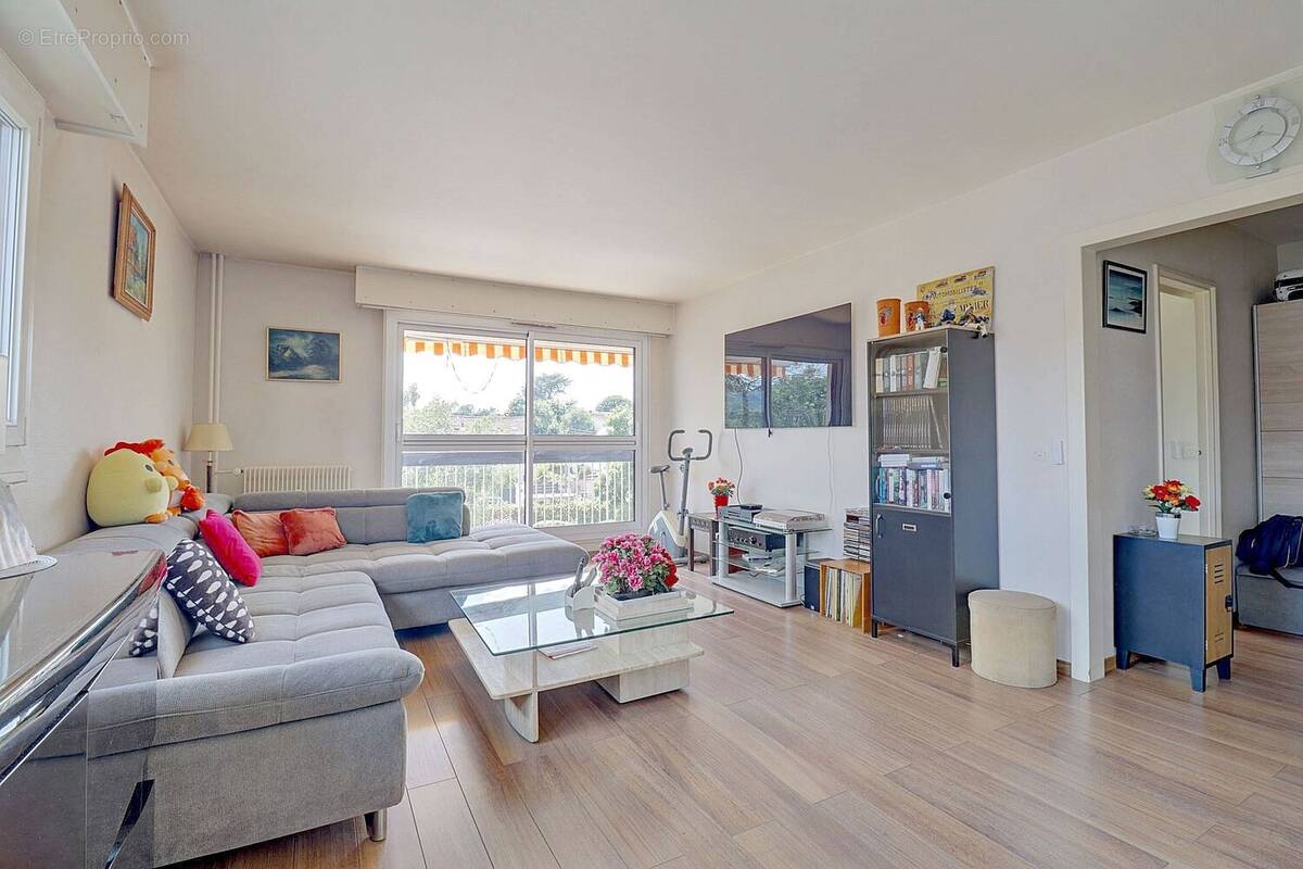 Appartement à VERNEUIL-SUR-SEINE