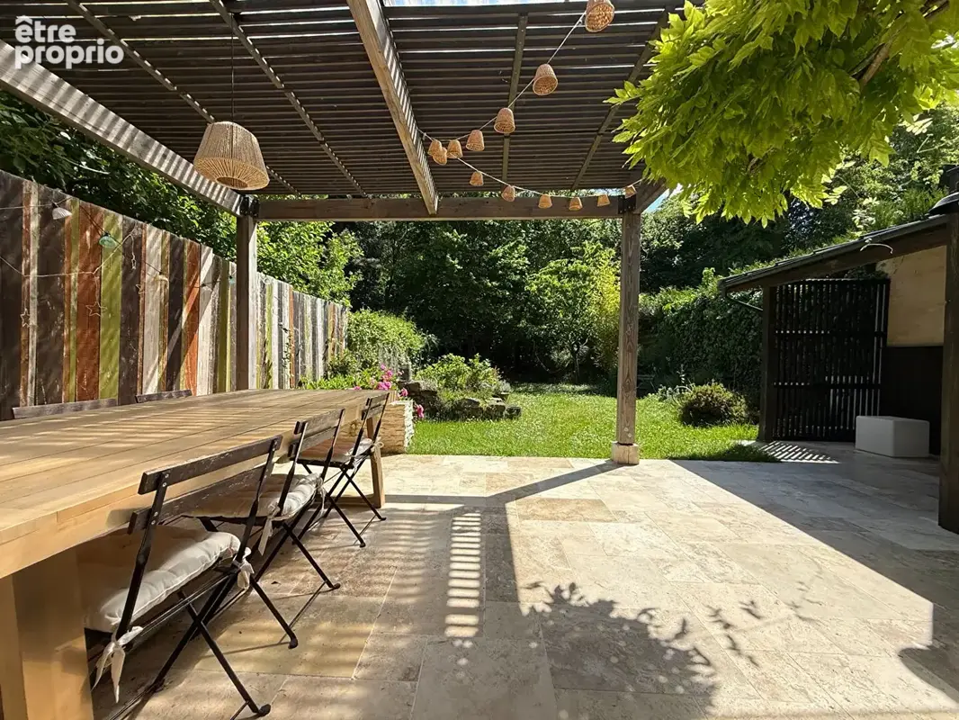 Maison à AVILLY-SAINT-LEONARD