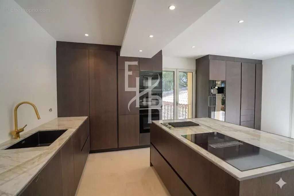 Maison à MOUGINS