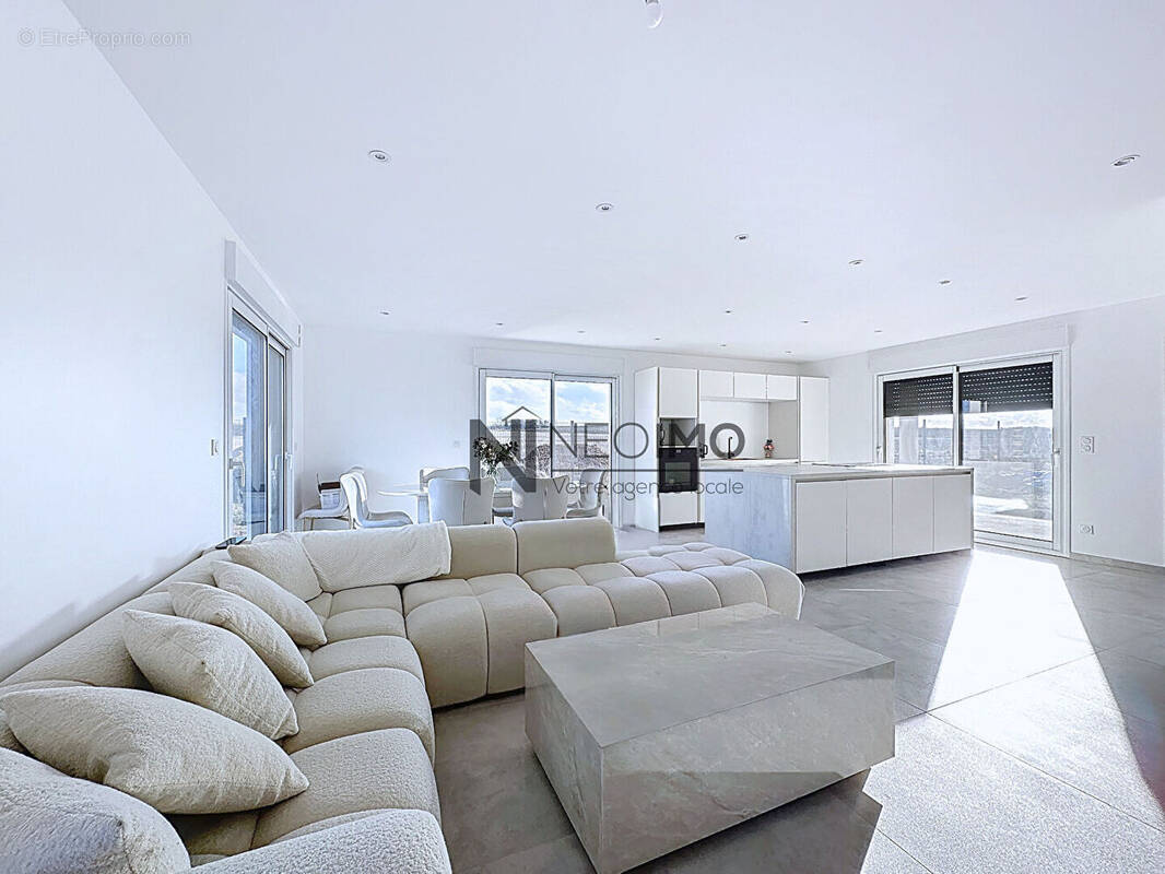 Maison à NEUFCHATEAU