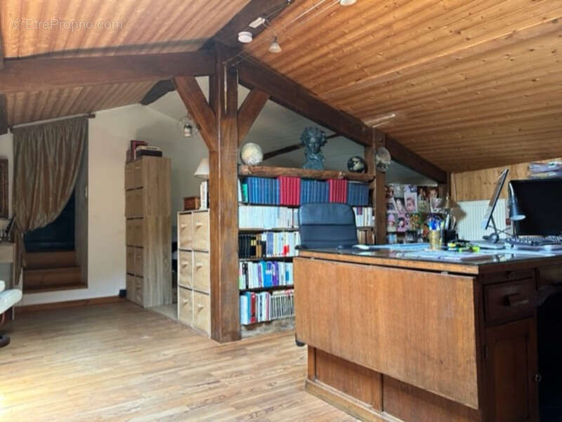 Maison à MARTRES-SUR-MORGE