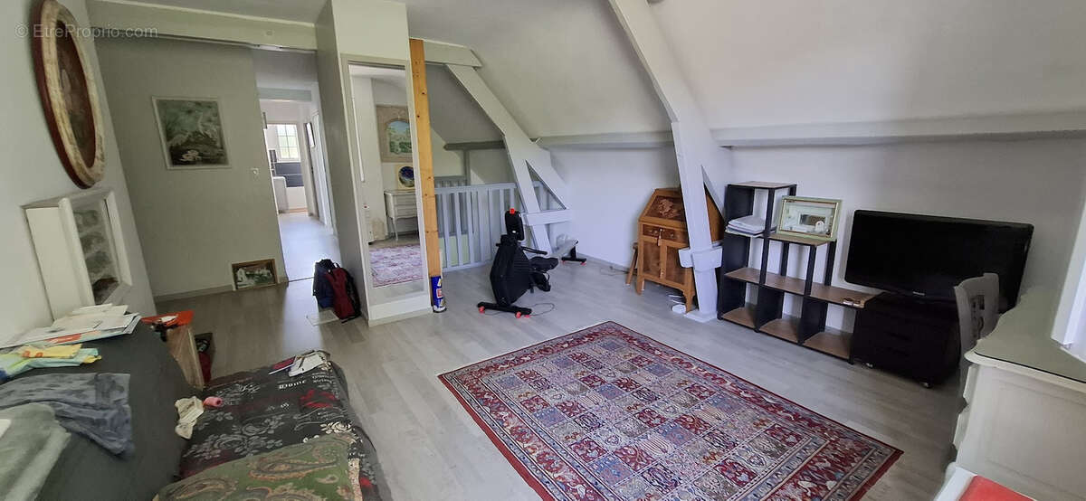 À vendre   Maison familiale de 175 m2   7 pièces   4 chambres   Yèvre-le-Châtel - photo 13
