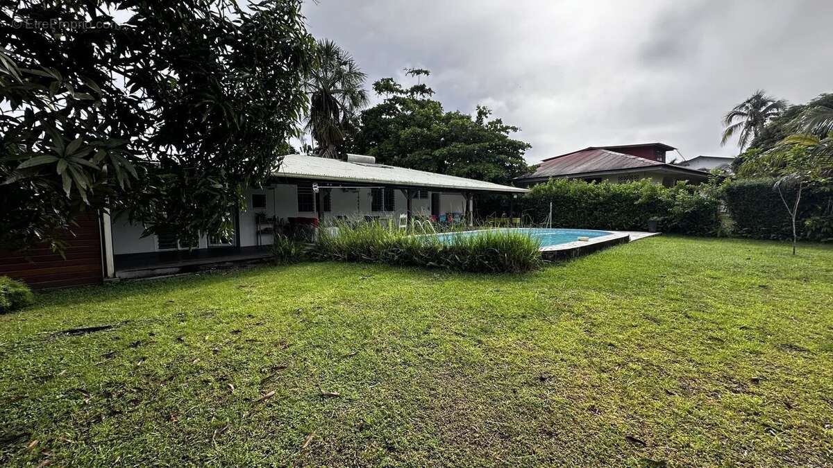 Maison à REMIRE-MONTJOLY