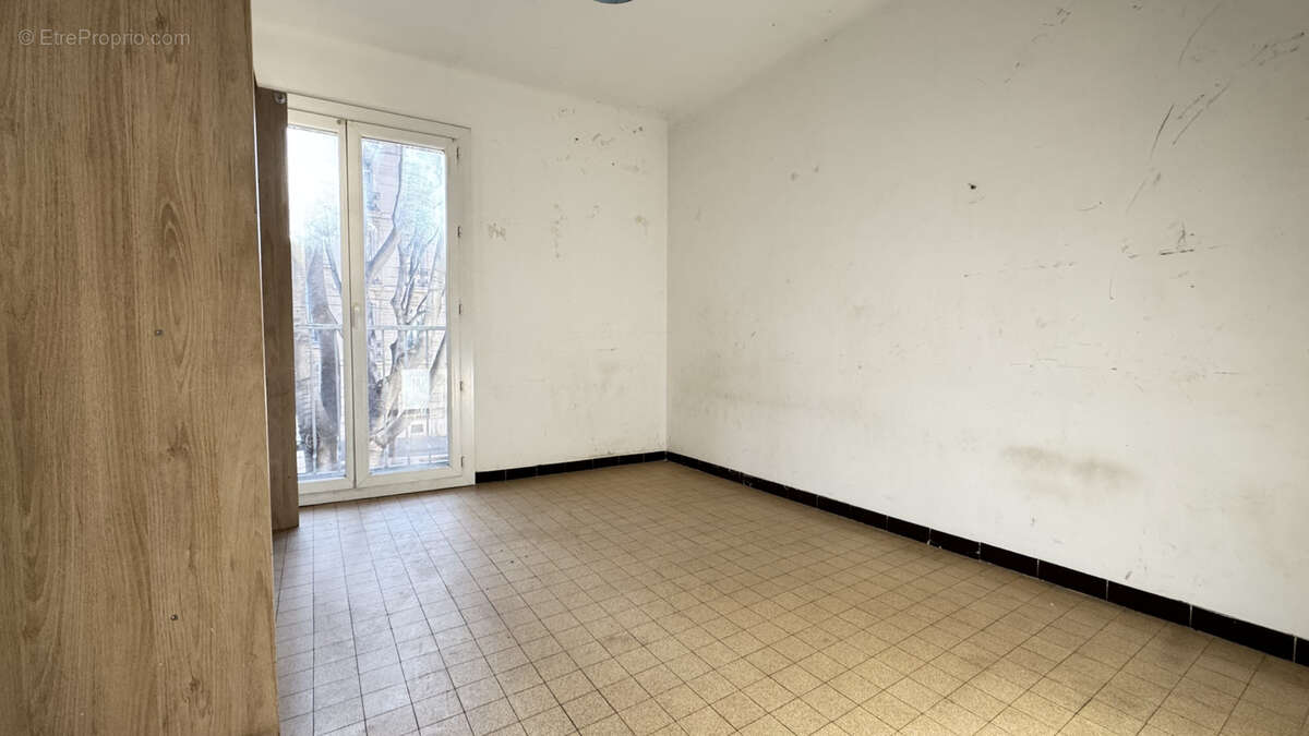 Appartement à MARSEILLE-4E