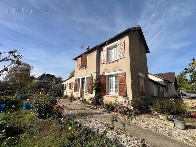 Maison à MEZIDON-CANON
