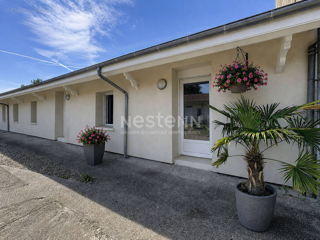 Appartement à LAMORLAYE