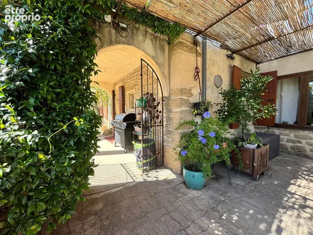 A vendre, à 2 pas du centre du village de Grillon, Maison de village avec jardin, piscine et garage! - photo 4
