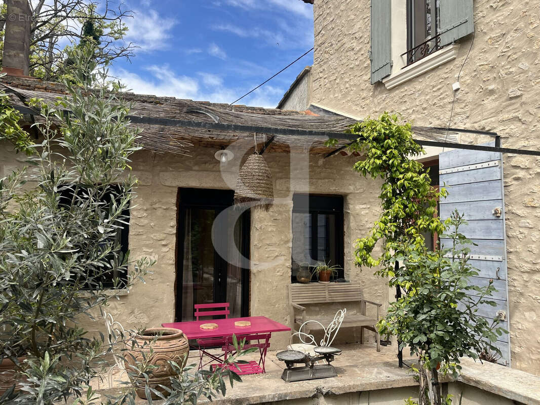 Maison à L'ISLE-SUR-LA-SORGUE