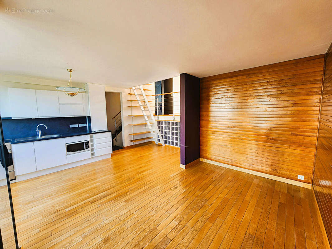 Appartement à FRESNES