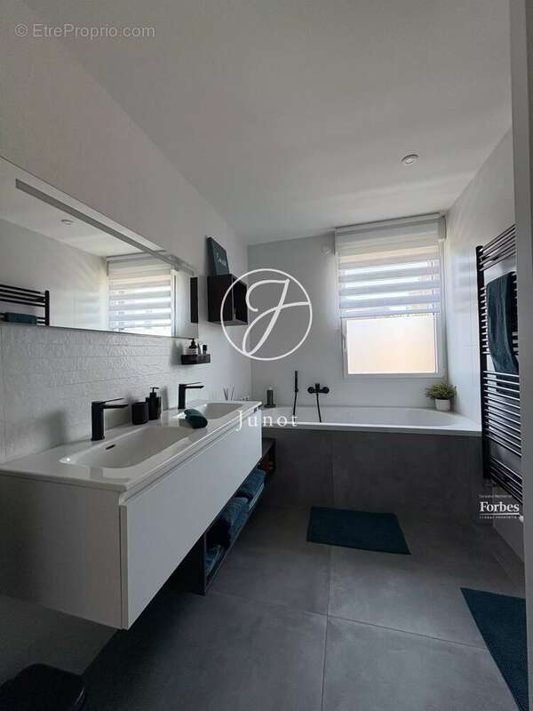 Templeuve-en-pévèle - Maison d’architecte de 2022 - 217m²  Loi carrez - 4 Chambres - Spa - Piscine - Jardin - Garage - photo 17