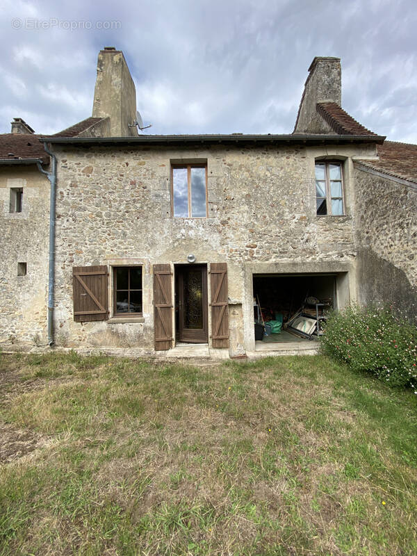 Maison à AILLIERES-BEAUVOIR