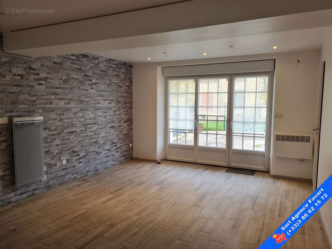 Maison à BRIENON-SUR-ARMANCON