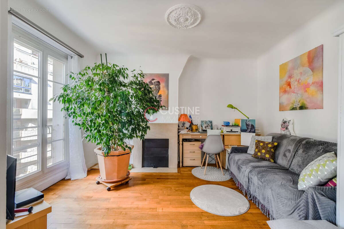Appartement à PARIS-18E