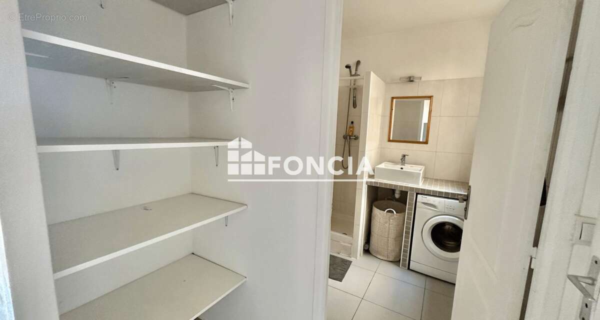 Secteur Saint-Lazare - T2  très bon état - Parfait investisseur 10% - photo 4
