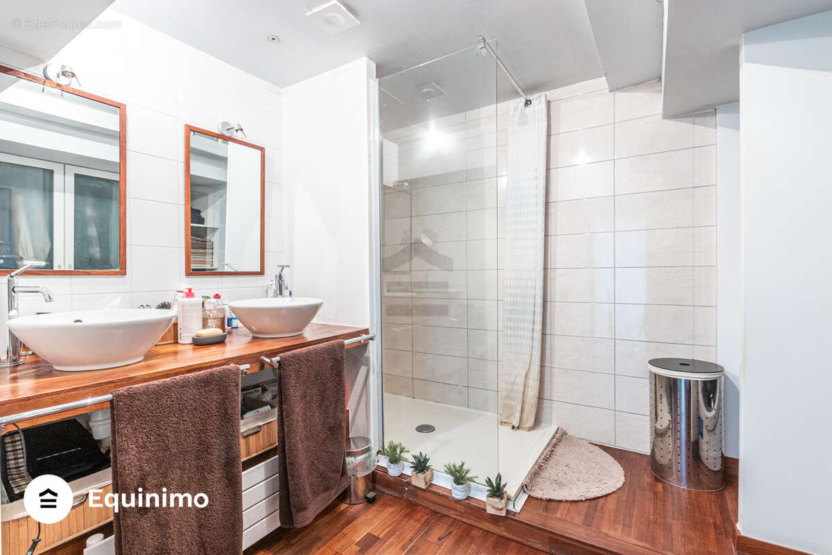 Appartement à PARIS-9E