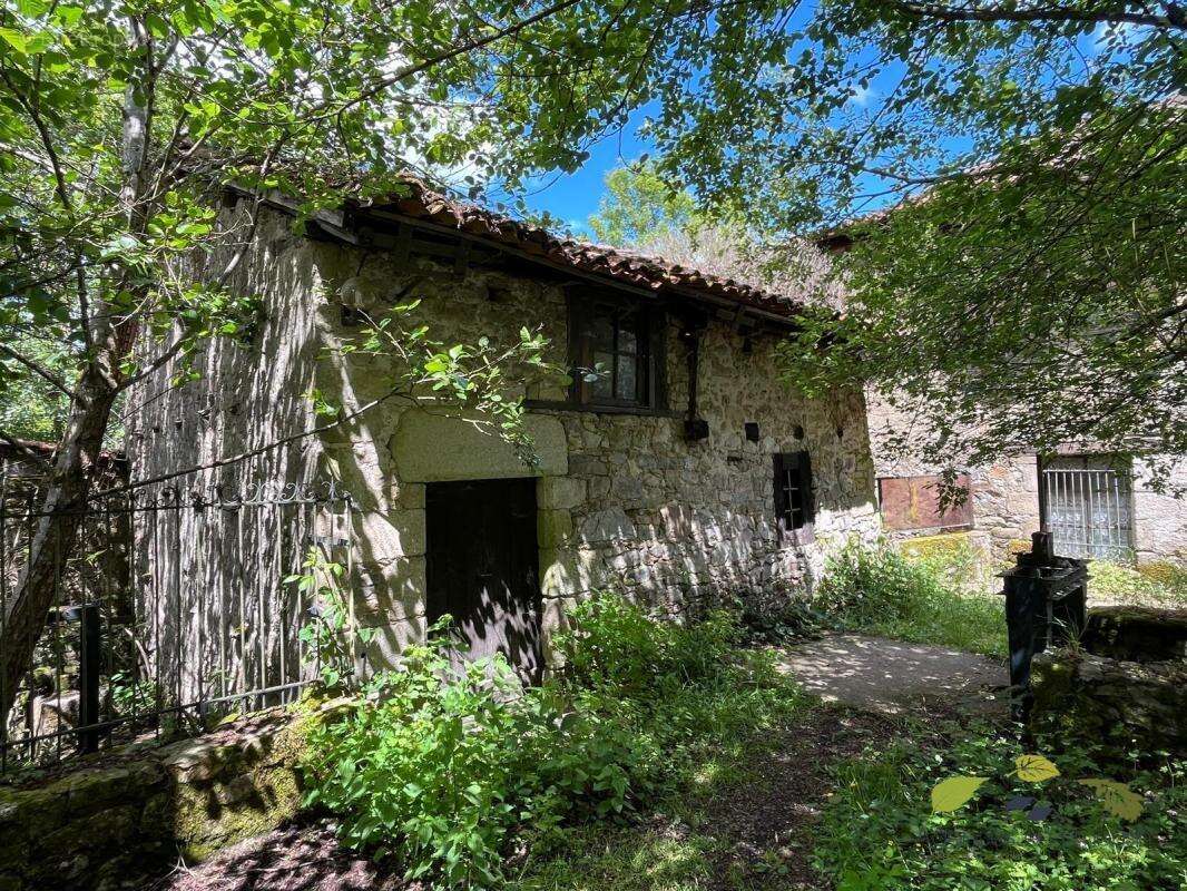 Maison à SAINT-LEONARD-DE-NOBLAT