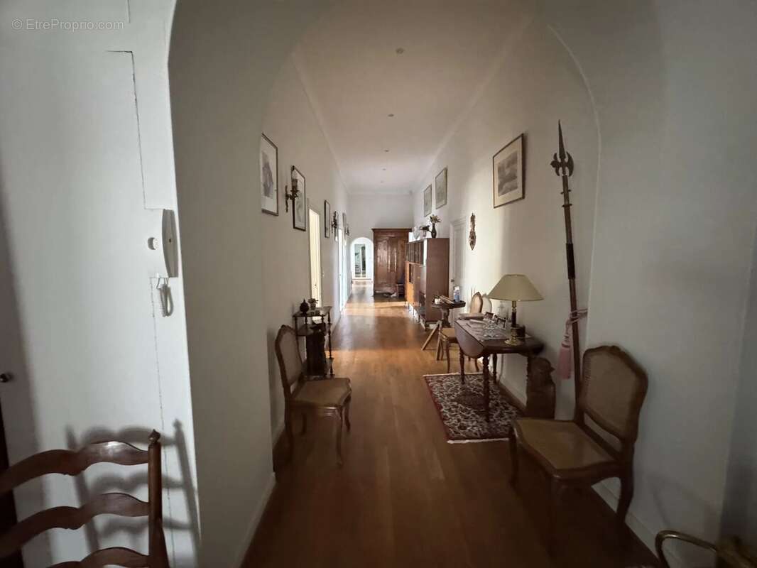 NANTES Boulevard Guist'hau Grand appartement familial. Volumes rares - photo 9