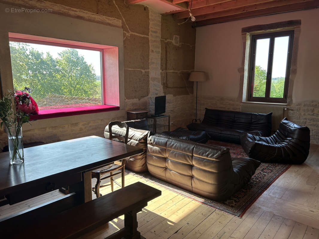 Maison à SAINT-CYR-SUR-MENTHON