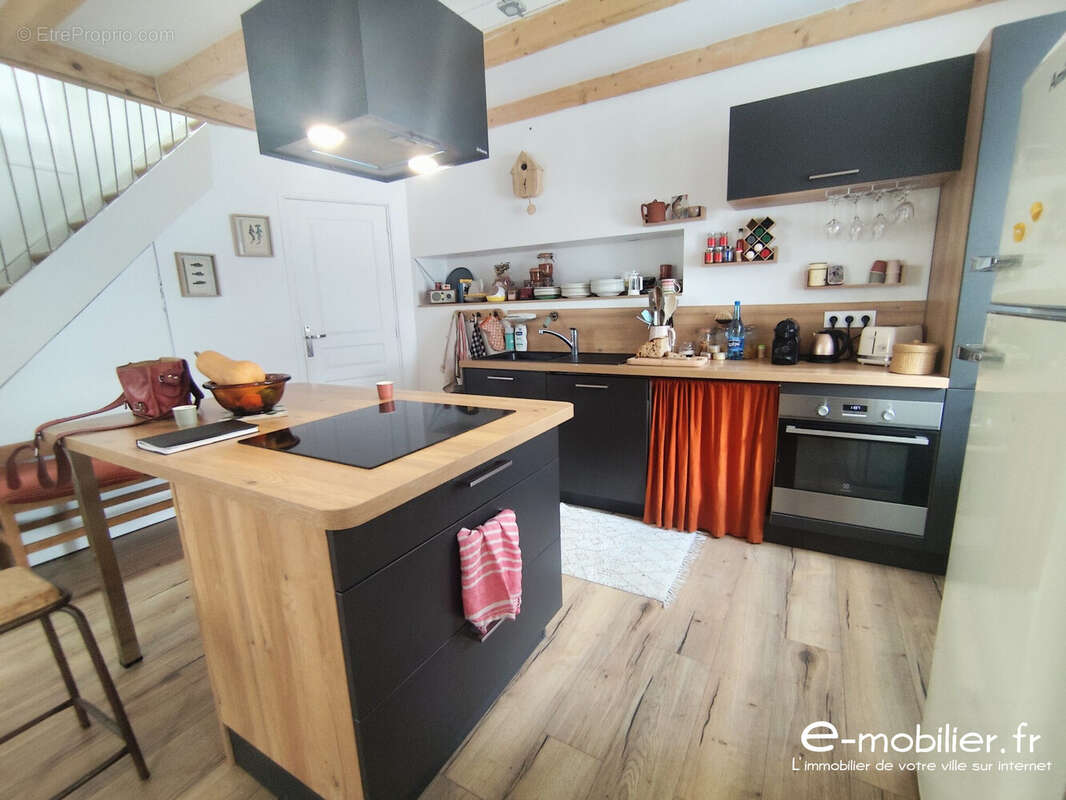 Cuisine aménagée et équipée - Maison à GROIX