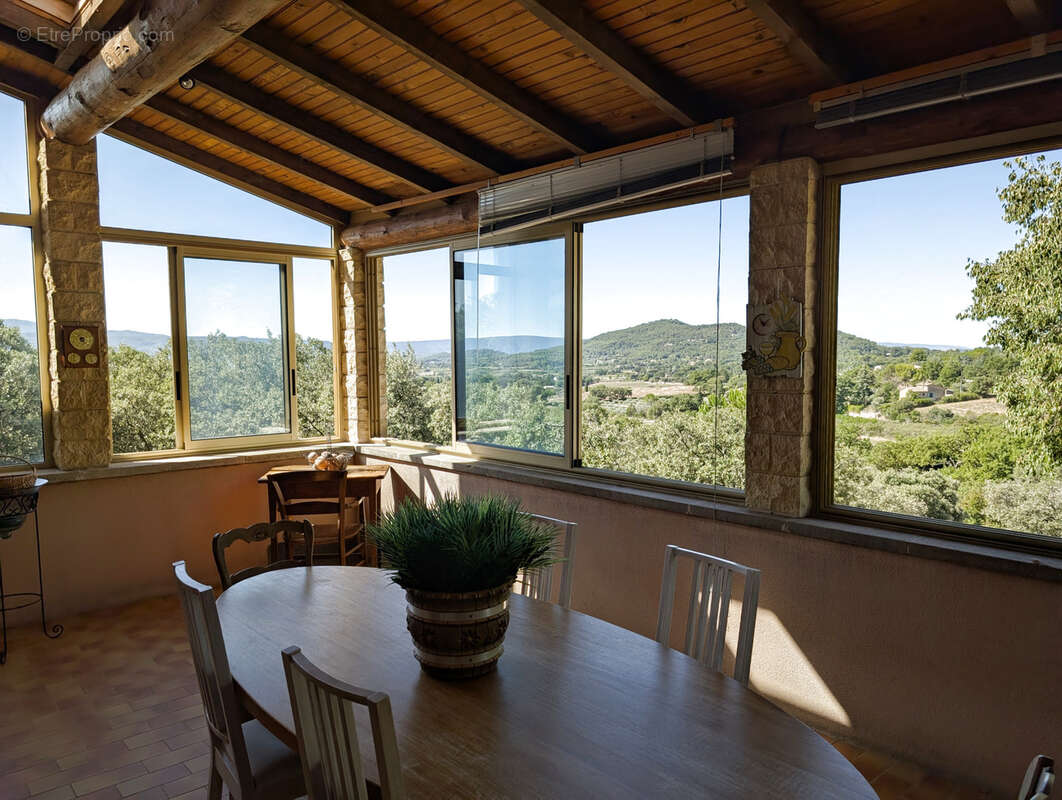 Maison à SAINT-SATURNIN-LES-APT