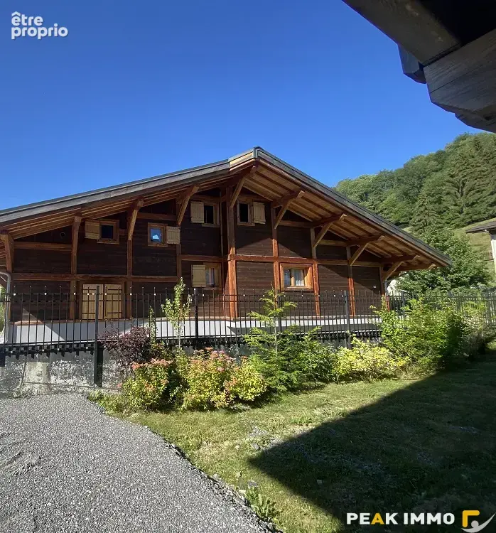 Maison à DEMI-QUARTIER