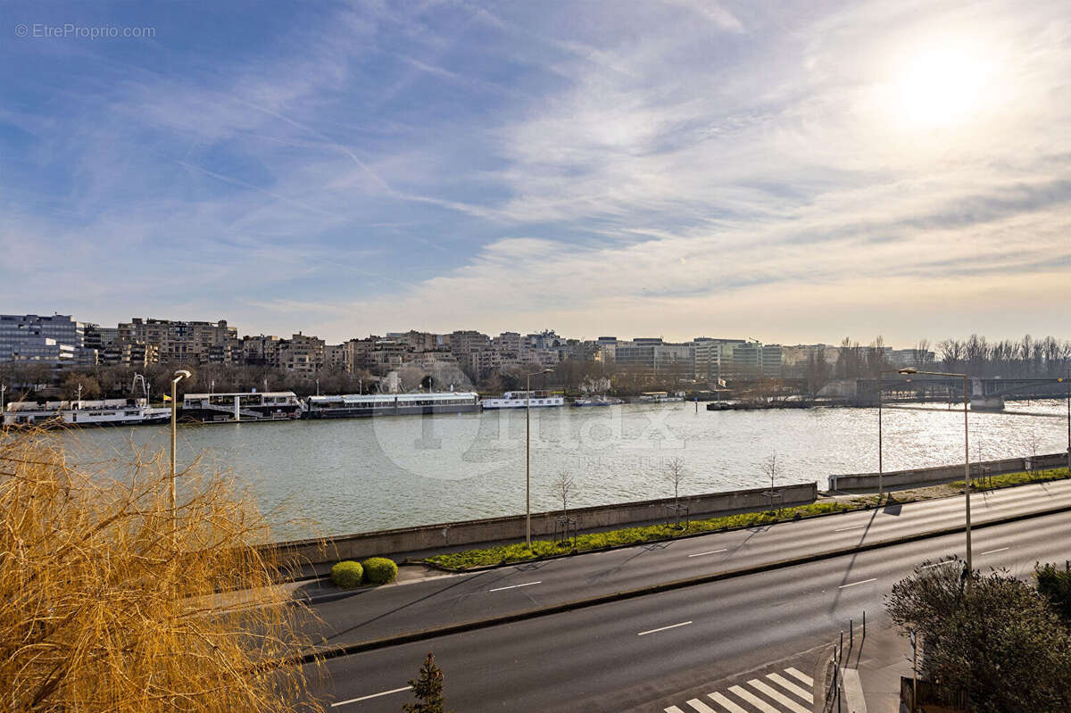 Appartement à COURBEVOIE