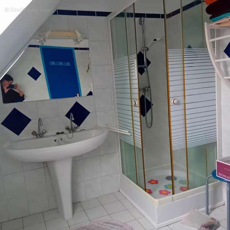 Maison à LES ECRENNES