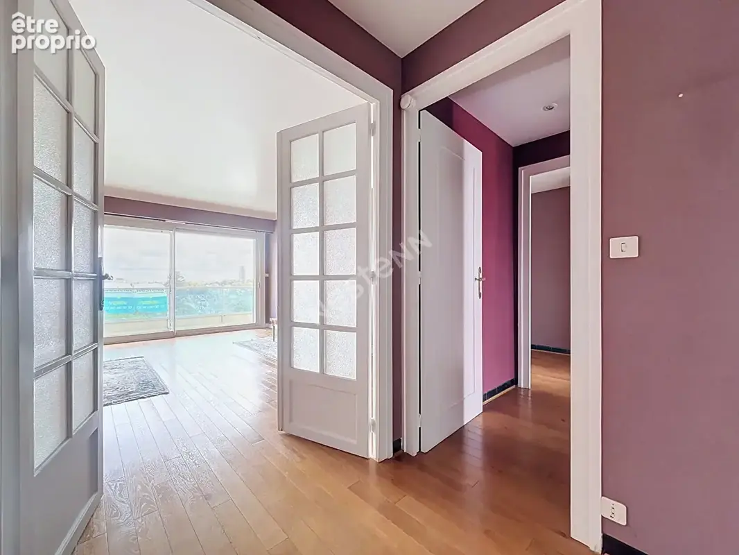 Nantes Rond-Point de Rennes - Appartement T3 de 78m2 / magnifique vue / traversant / 2 terrasses / garage et cave / - photo 3