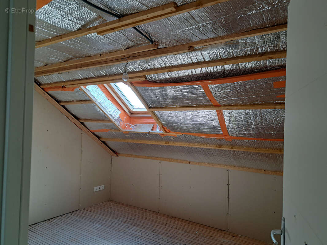 Maison en pierre en partie rénovée et petite bergerie - photo 14