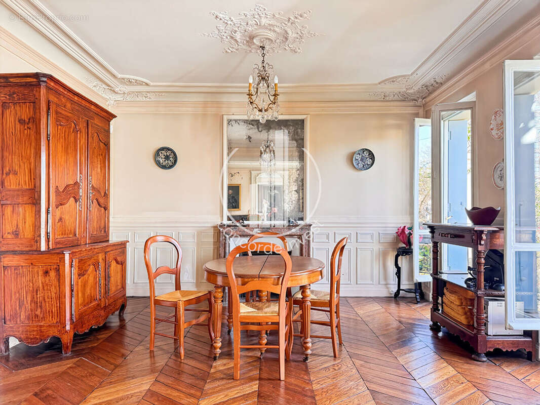 Maison à ASNIERES-SUR-SEINE