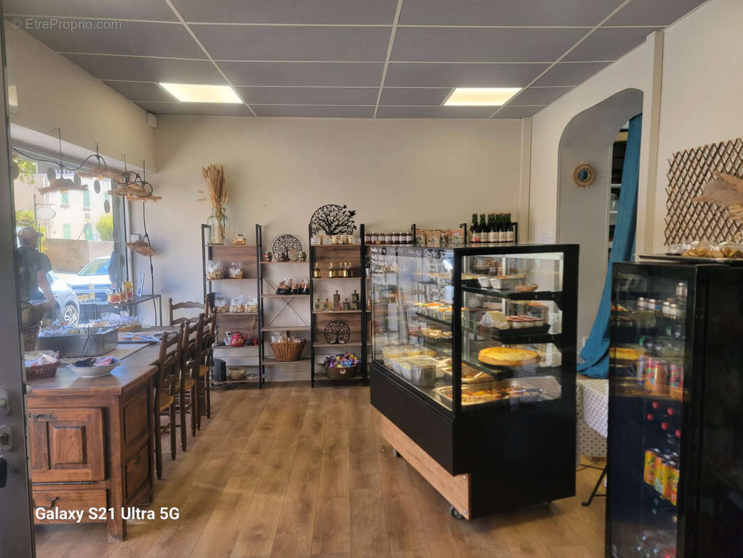 Commerce à CARQUEIRANNE