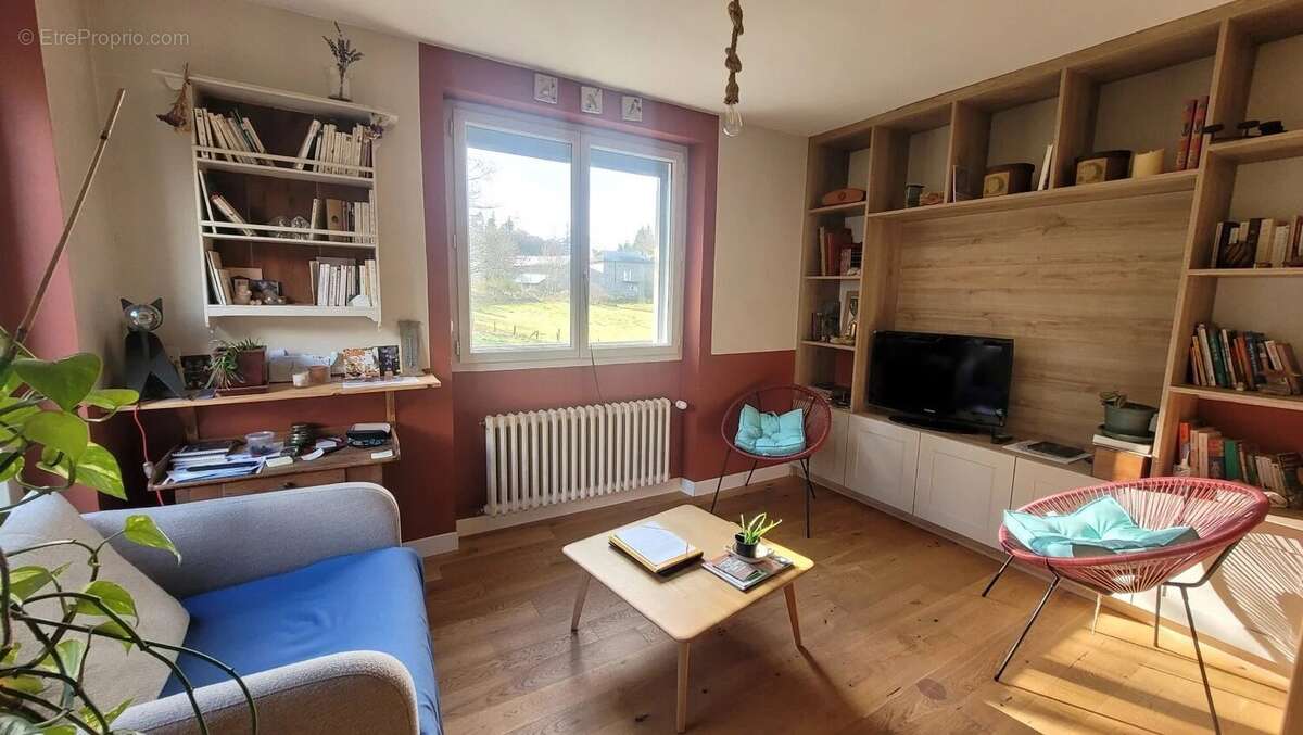 Maison à LE CHAMBON-SUR-LIGNON