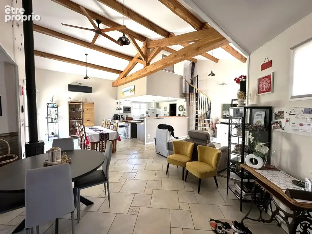 Maison plain-pied 139 m²  4 chambres  Terrain 2 000 m² & 2 grands garages à 15 min de Saintes - photo 3