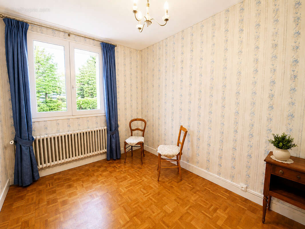 Maison 94 m² à Dun-Le-Palestel  - photo 27