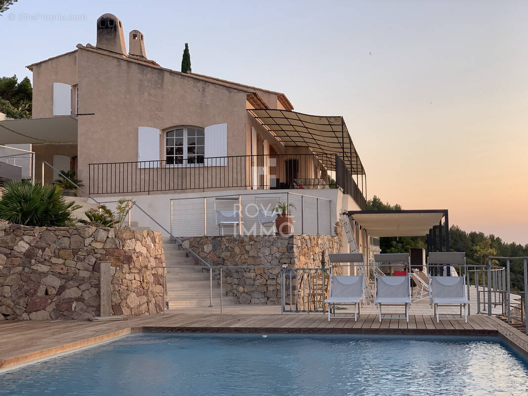 Maison à HYERES