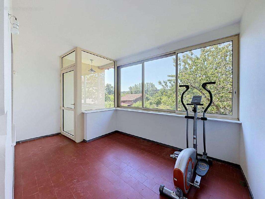 Maison 72 m² à Saint-Maurice-De-Satonnay  - photo 2