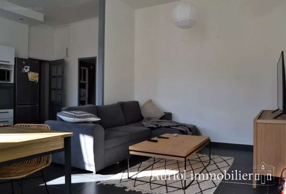 Appartement à ROQUEVAIRE