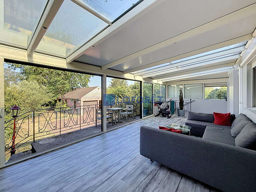 Maison à SAINTRY-SUR-SEINE