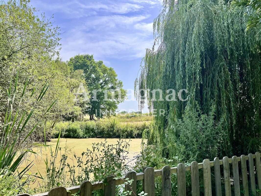 Maison à VIC-FEZENSAC