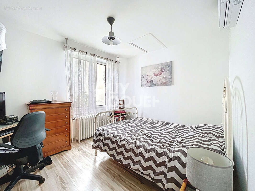 Maison à L'HAY-LES-ROSES