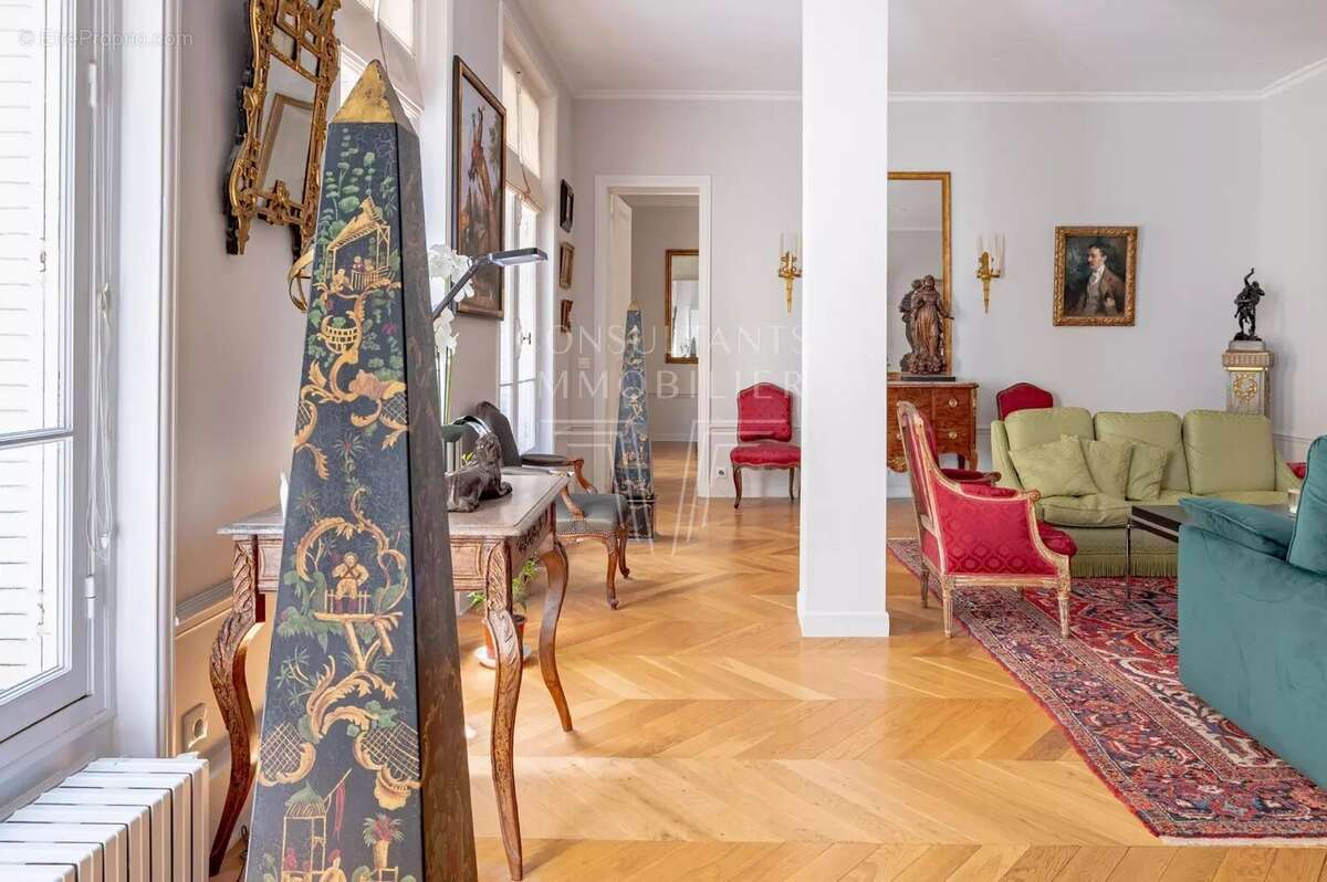 Plaine Monceau. Superbes volumes - photo 6
