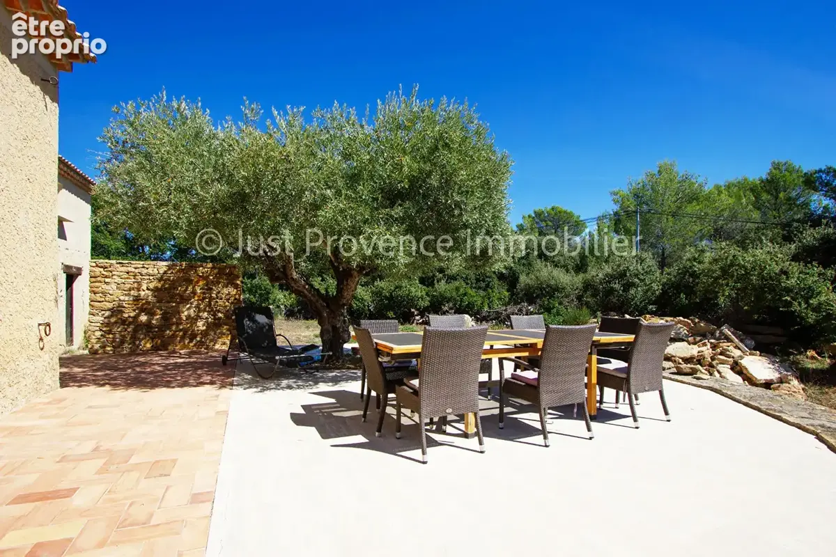 Maison Saint Hippolyte Le Graveyron 6 pièces 179 m2 avec garage sur 8685 m² - photo 3