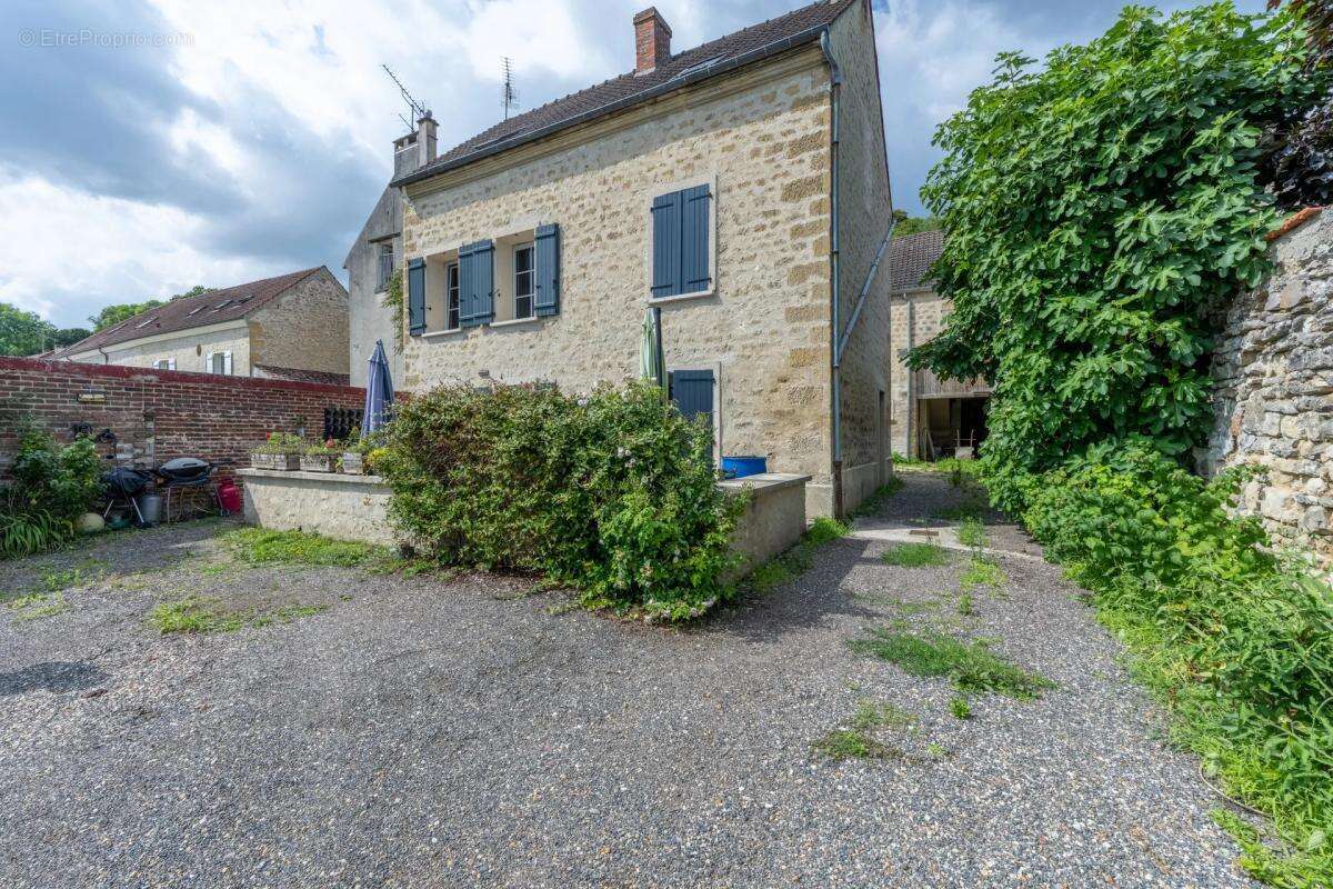 Maison à AUVERS-SUR-OISE