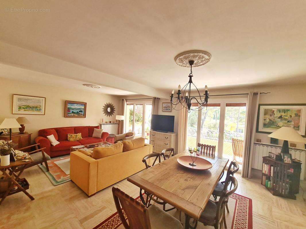 Appartement à SANARY-SUR-MER