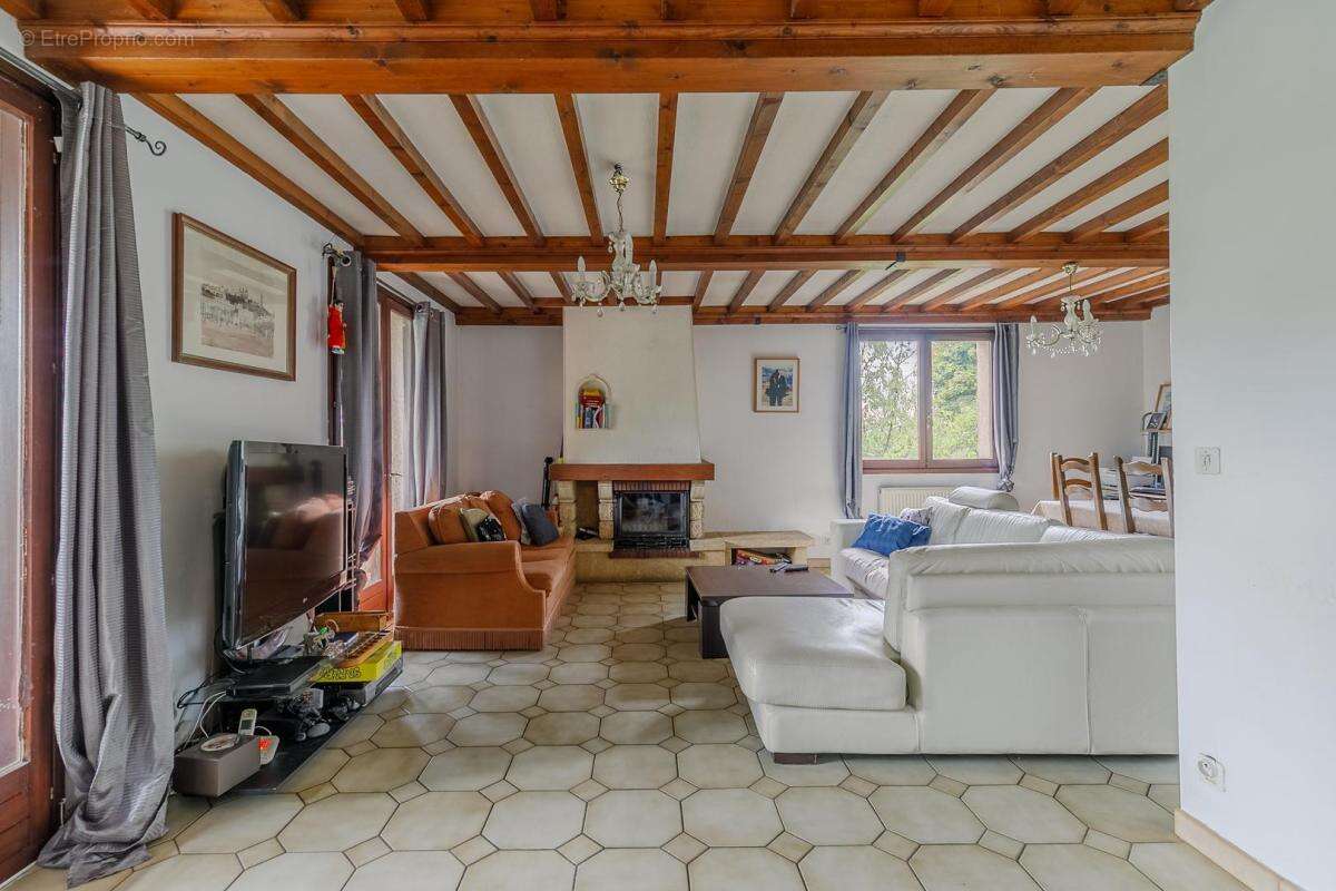 Maison à LENTILLY
