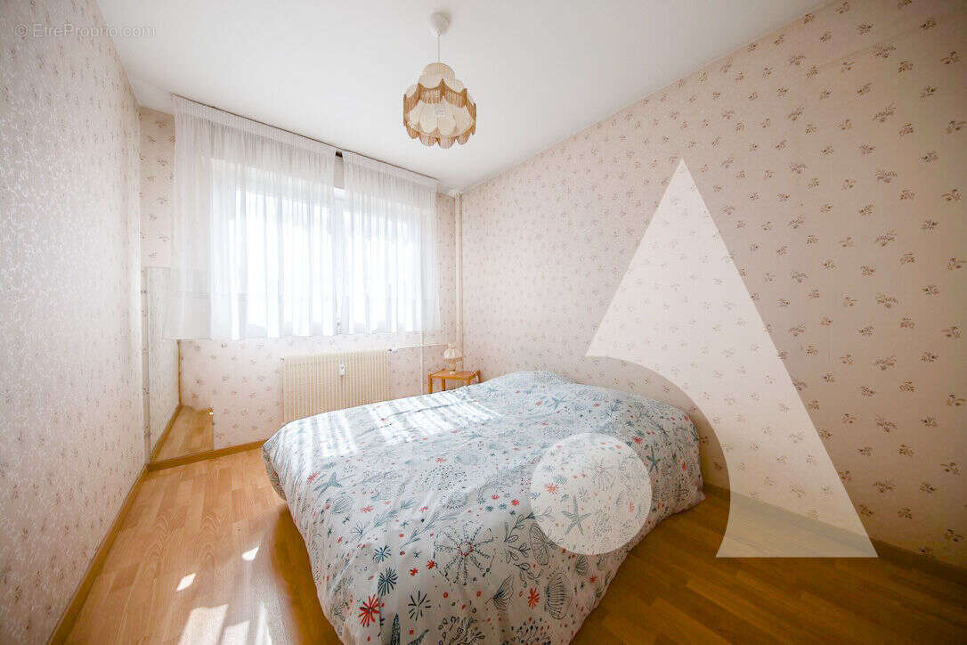 Appartement à SAINT-PIERRE-DU-PERRAY