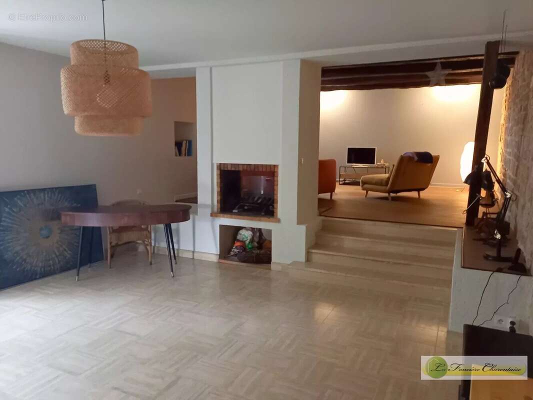 Maison à SAINT-AMANT-DE-BOIXE