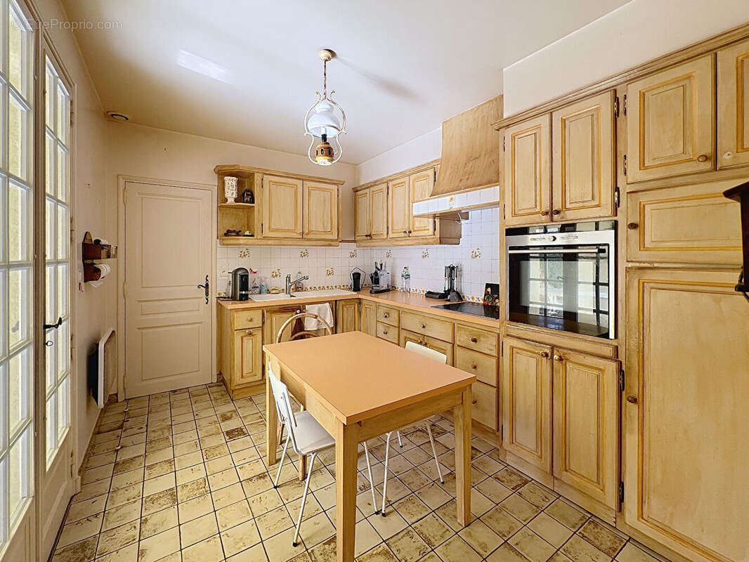 Maison à GREOUX-LES-BAINS