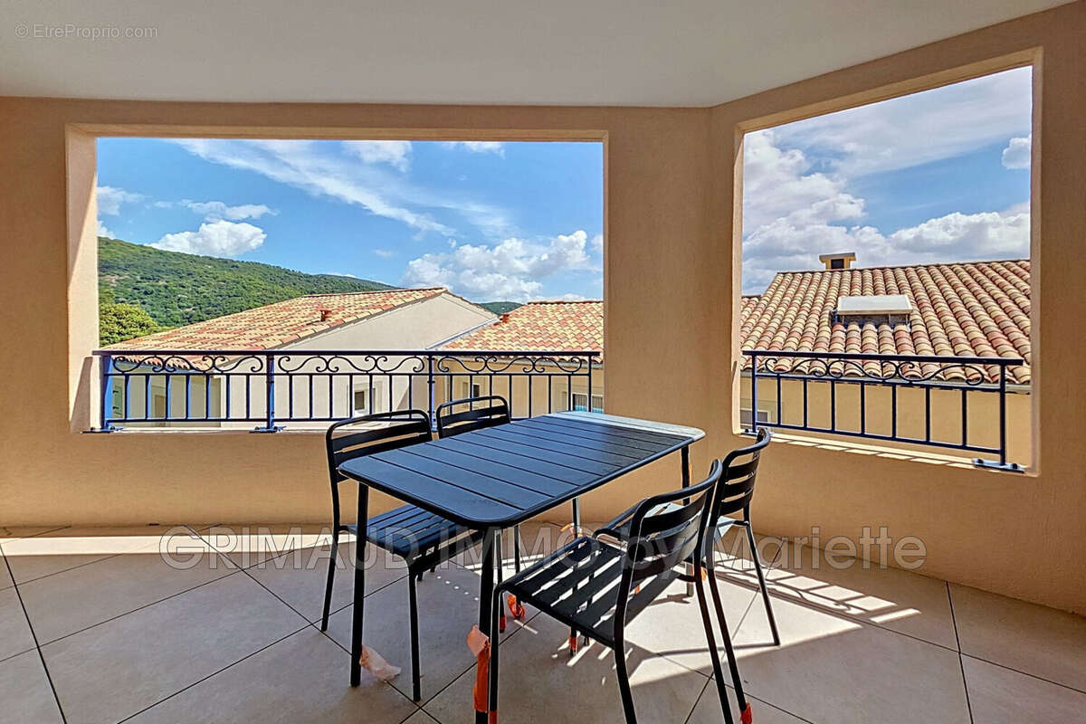 Appartement à GRIMAUD