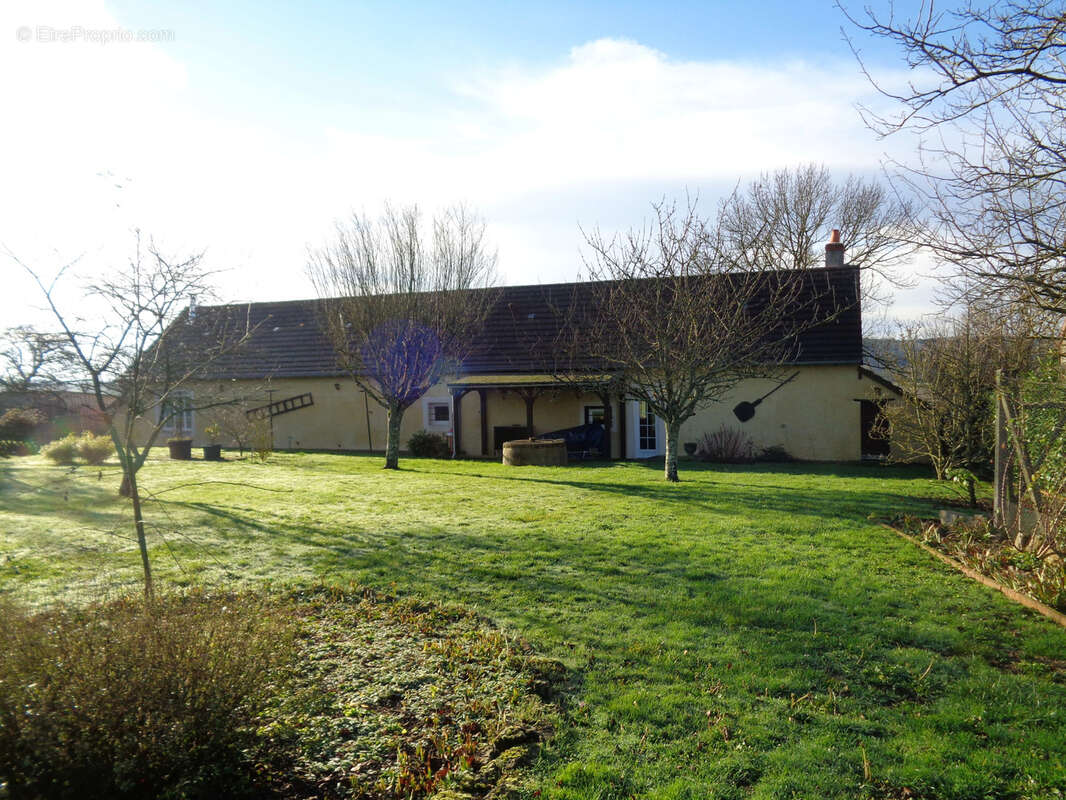 Maison à SAINT-BENIN-D'AZY